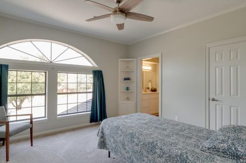 2817 Country Vly Rd, Garland TX  75041-2130 exterior