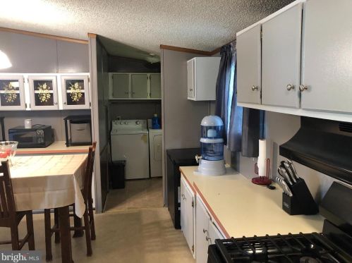 110 Dovefield Dr, Lancaster, PA 17603-4686