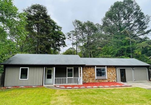 2828 Cherokee Cv, Stone Mountain, GA 30087-3817