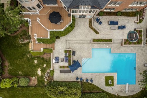 575 Windsor Rd, Palatine, IL 60067-4655