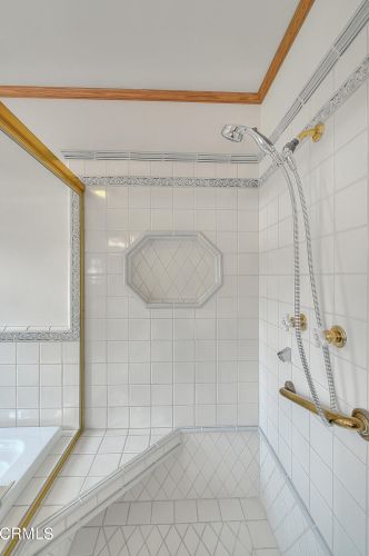 1168 Alma St, Glendale CA  91202-2054 exterior