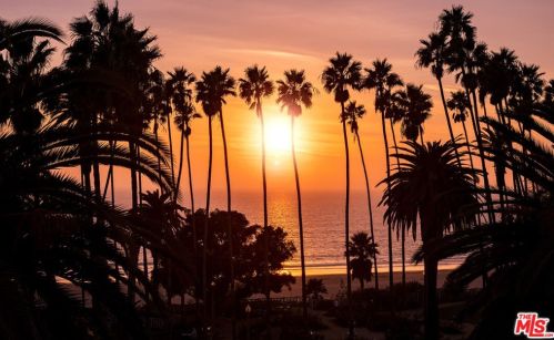 701 Ocean Ave, Santa Monica CA  90402-2631 exterior