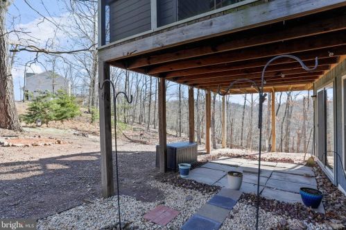 166 Nemacolin Trl, Hedgesville WV  25427-4272 exterior