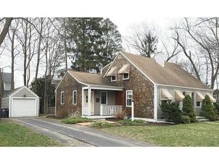 68 Osceola Ave, Warwick, RI 02888-4322