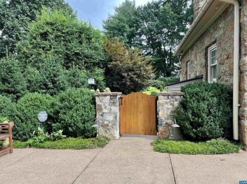 1127 Dryden Ln, Charlottesville, VA 22903-4627