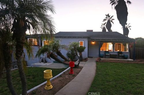 3293 Lake Ave, Altadena, CA 91001-1425