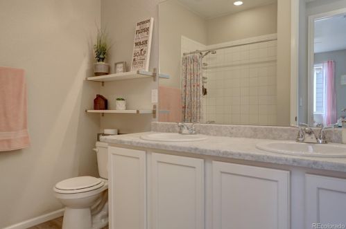 27904 9 Dr, Aurora CO 80018 exterior