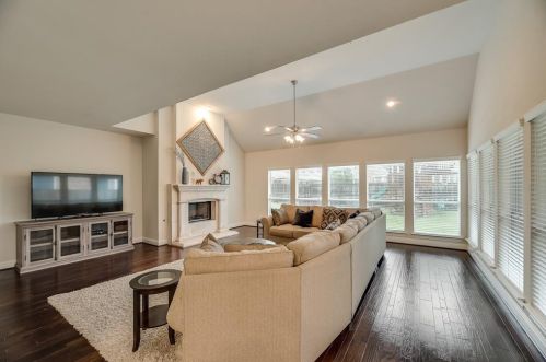 705 Player Ave, Midlothian, TX 76063-5881