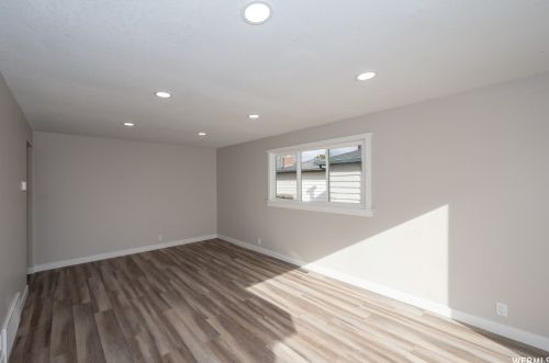 2146 Westfield Cir, Taylorsville UT 84084-4222 exterior