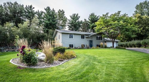 1386 Cosmos Ln, Saint Paul, MN 55123-1724