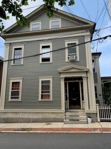 410 Benefit St, Providence, RI 02903-2925