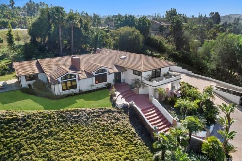 230 Country Hill Rd, Anaheim CA  92808-1352 exterior