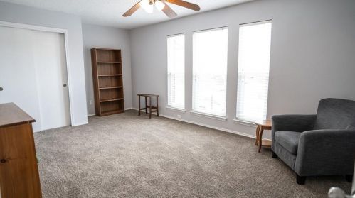 8113 Doe Mdw Dr, Austin TX  78749-2866 exterior