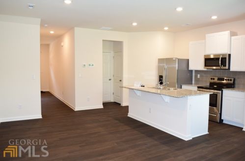 65 Chastain Cir, Newnan GA  30263-8640 exterior