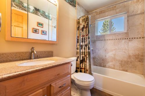 14263 Wolfgang Rd, Truckee CA  96161-6912 exterior