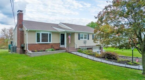 124 Westmont Dr, Middletown, CT 06457-2010