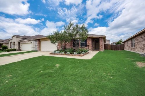 5816 Mirror Ridge Dr, Fort Worth TX  76179-7225 exterior