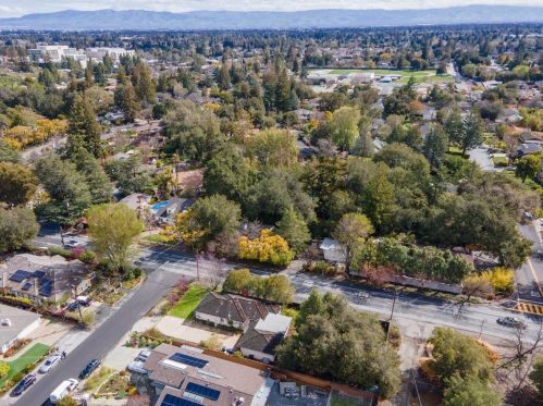 990 Stanley Ave, Los Altos CA 94024-5069 exterior