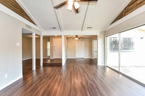 710 Ravencroft Dr, Garland TX  75043-5350 exterior