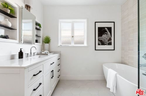 728 26th St, Santa Monica CA  90402-3150 exterior