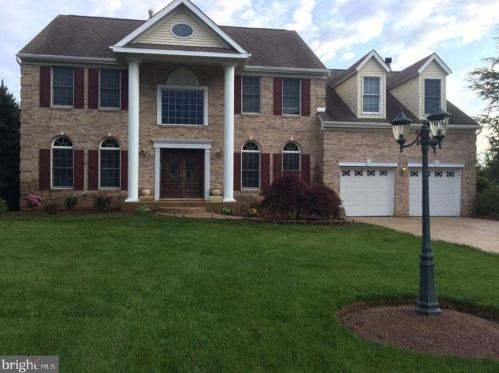 17 Milburne Ln, Trenton, NJ 08691-1207