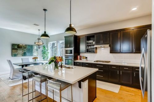 2602 Diaz St, Austin TX  78702-3915 exterior