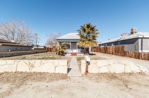 941 Oldfield St, Lancaster, CA 93534-3422