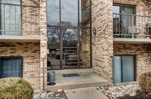 7216 Creekview Dr, Cincinnati, OH 45247-2804