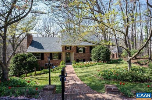 1641 Brandywine Dr, Charlottesville, VA 22901-2801