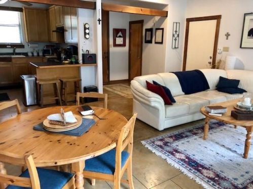 509 Cuernavaca Dr, Austin, TX 78733-3261
