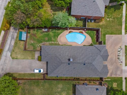 2221 Lorraine Dr, Carrollton TX 75006-4322 exterior