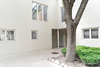 866 Park Ter, Chicago, IL 60605-2016