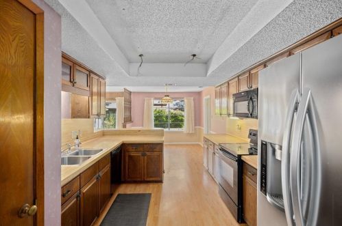 11309 Alhambra Dr, Austin TX  78759-5312 exterior