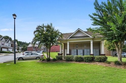 4000 Labrador Way, Lilburn, GA 30047-8743