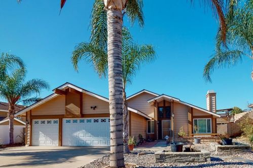 6007 Helmcrest Dr, Riverside, CA 92509-5378