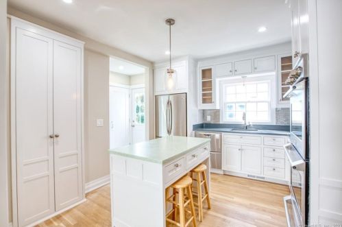 53 Mead Ave, Greenwich CT  06830-6812 exterior