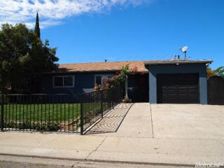 457 Elm Ave, Manteca, CA 95336-4514