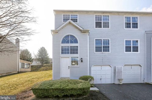 6195 Spring Knoll Dr, Harrisburg, PA 17111-6863