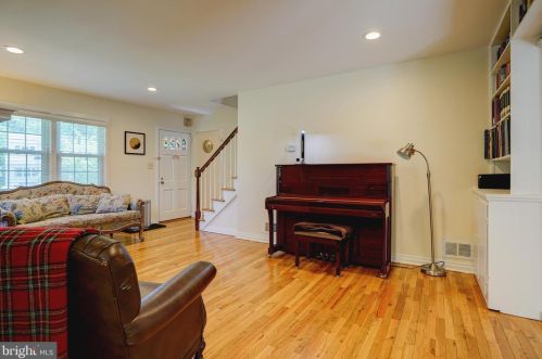 151 Cedar Ln, Princeton NJ  08540-5349 exterior