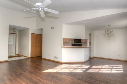 798 Burning Trl, Carol Stream IL  60188-9188 exterior