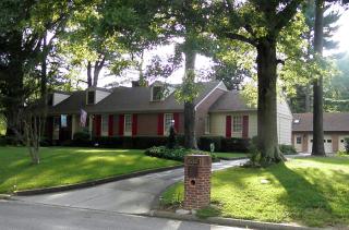 8212 Overbury Rd, Richmond, VA 23227-1636