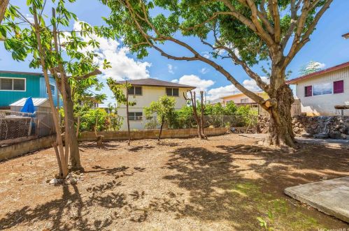 2015 Kealoha St, Honolulu HI  96819-4130 exterior