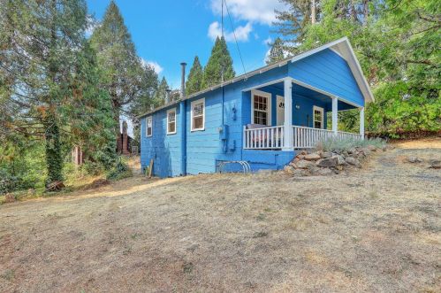 241 Maiden Ln, Grass Valley, CA 95945-6223