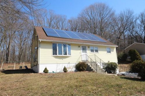 21 County Rd, Waterbury, CT 06716-2501