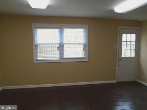 8609 Spring Creek Ct, Springfield VA  22153-3733 exterior