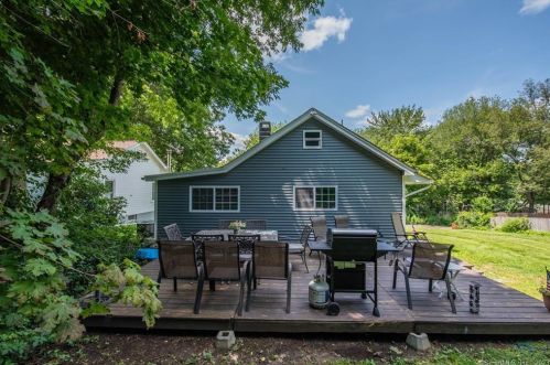 32 Lakeview Dr, Bethlehem, CT 06751-1311