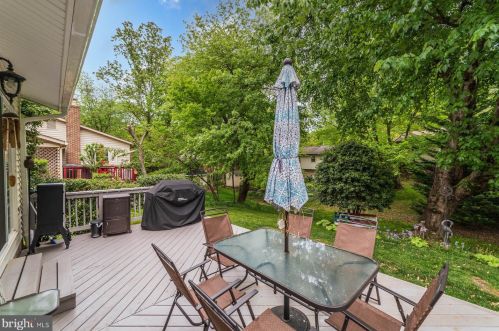 7219 Willow Oak Pl, Springfield VA  22153-1543 exterior