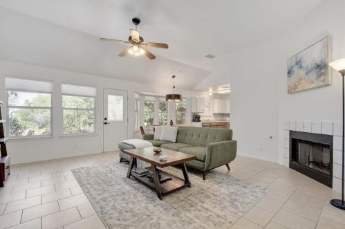 5607 China Berry Rd, Austin TX  78744-4031 exterior