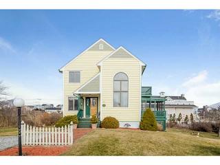 18 Village Ln, South Kingstown, RI 02882-6146