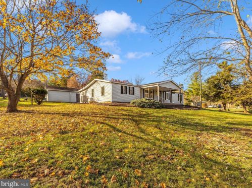 27 Bluegill Dr, Harpers Ferry WV  25425-2507 exterior